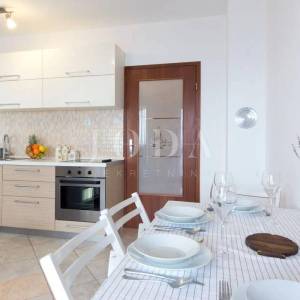 Klenovica, apartmanska kuća sa prekrasnim pogledom