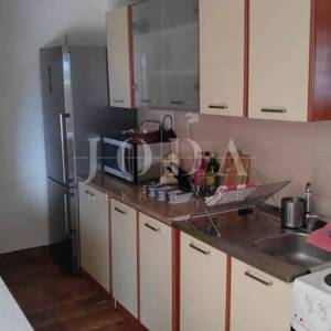 Klenovica, apartmanska kuća sa prekrasnim pogledom