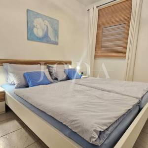 Klenovica kuća sa tri jedinice