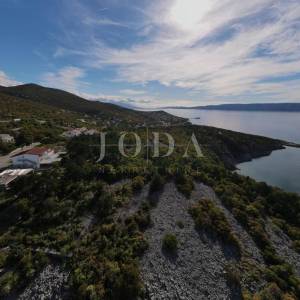 Klenovica kuća sa tri jedinice