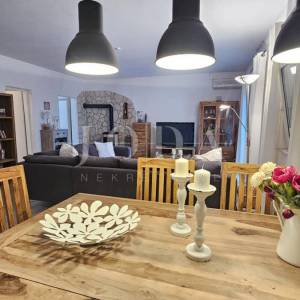 Klenovica kuća sa tri jedinice