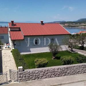Klenovica, samostojeća kuća sa bazenom!