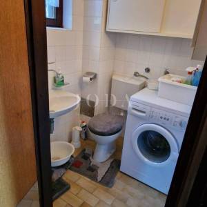 Klenovica višetažni stan u dvojnoj kući