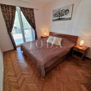 Klimno, apartman u prizemlju na mirnoj lokaciji