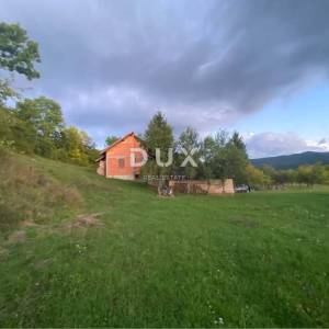 KORENICA, VISUĆ - PRILIKA! Veliki posjed s legalnim objektom