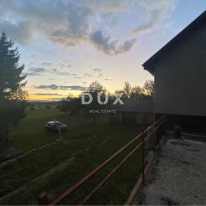 KORENICA, VISUĆ - PRILIKA! Veliki posjed s legalnim objektom