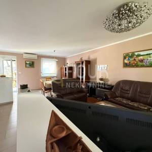 Kostrena, 3s+db, 111.31m2, okućnica, pogled na more