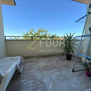 Kostrena, 3s+db, 111.31m2, okućnica, pogled na more