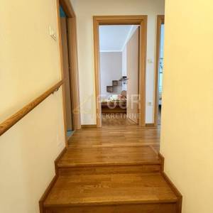 Kostrena, 3s+db, 111.31m2, okućnica, pogled na more