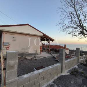 Kostrena kuća