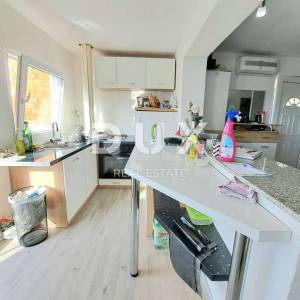 KRALJEVICA - etaža kuće s dvorištem i pogledom na more