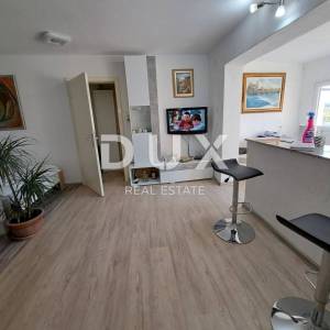 KRALJEVICA - etaža kuće s dvorištem i pogledom na more