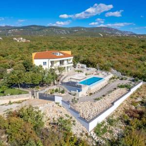 Kraljevica kuća iznad mora