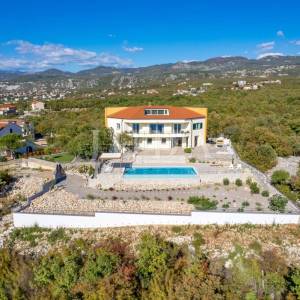 Kraljevica kuća iznad mora