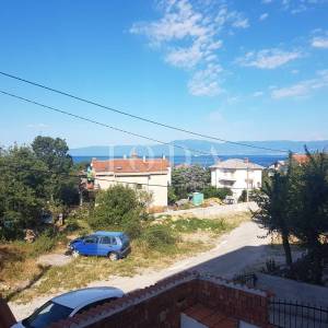 Kraljevica, Oštro, kuća s apartmanima i bazenom!