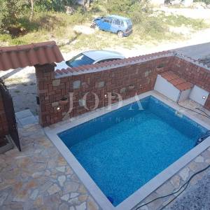 Kraljevica, Oštro, kuća s apartmanima i bazenom!