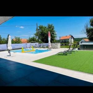 Krapina/Konjšćina/ kuća 250m2 za život ili investiciju /PRILIKA!