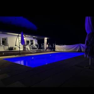 Krapina/Konjšćina/ kuća 250m2 za život ili investiciju /PRILIKA!