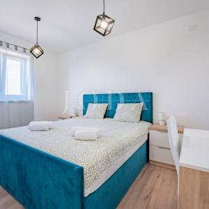 Krk, Dobrinj, kuća mediteranskog stila s grijanim bazenom