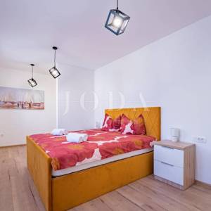 Krk, Dobrinj, kuća mediteranskog stila s grijanim bazenom