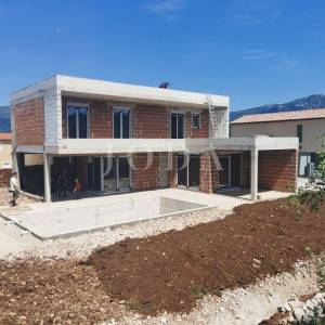 Kršan, moderna Villa na kraju mjesta