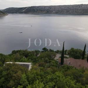 Kuća 1. red od mora na jedinstvenoj lokaciji