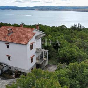 Kuća 1.red do mora
