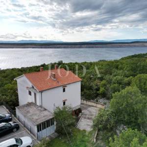 Kuća 1.red do mora