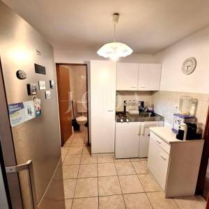 Kuća blizu mora s dva apartmana - Punat