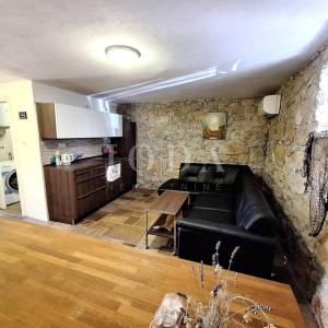 Kuća blizu mora s dva apartmana - Punat