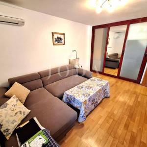Kuća blizu mora s dva apartmana - Punat