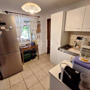 Kuća blizu mora s dva apartmana - Punat
