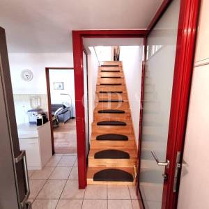 Kuća blizu mora s dva apartmana - Punat