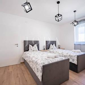 Kuća mediteranskog stila s bazenom, okolica Dobrinja - otok Krk