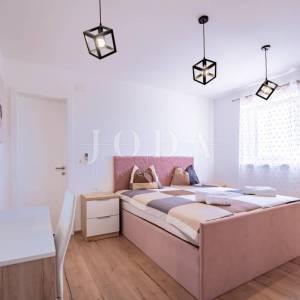 Kuća mediteranskog stila s bazenom, okolica Dobrinja - otok Krk