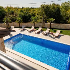 Kuća mediteranskog stila s bazenom, okolica Dobrinja - otok Krk