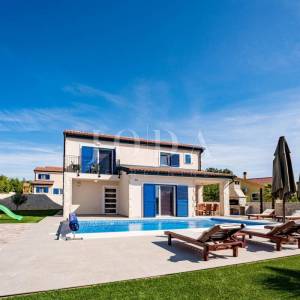 Kuća mediteranskog stila s bazenom, okolica Dobrinja - otok Krk