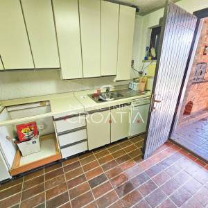 KUĆA NA BRIJEGU, PEŠĆENICA VINIČKA