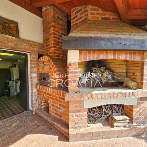 KUĆA NA BRIJEGU, PEŠĆENICA VINIČKA