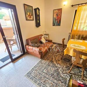 KUĆA NA BRIJEGU, PEŠĆENICA VINIČKA