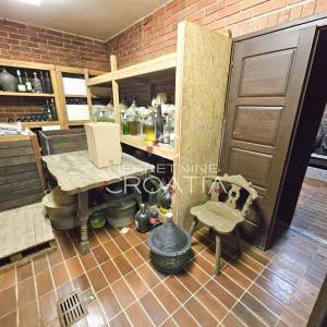 KUĆA NA BRIJEGU, PEŠĆENICA VINIČKA