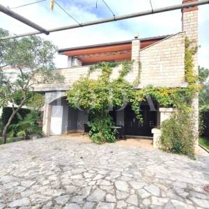 Kuća na izvanrednoj lokaciji - grad Krk