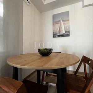 Kuća na prodaju blizu Malinske s pet apartmana