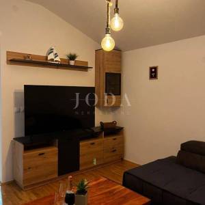 Kuća na prodaju blizu Malinske s pet apartmana