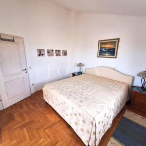 Kuća na TOP lokaciji, blizu mora - Malinska
