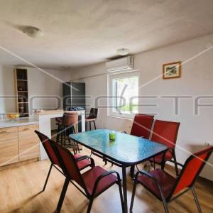 Kuća s 2 stana, garaža, pogled, 300 m od mora, Kruševo,  233 m2, 