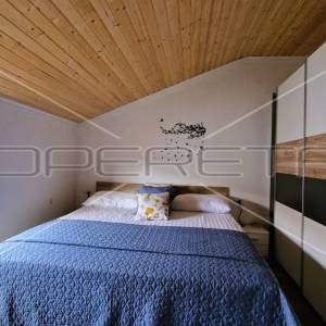 Kuća s 2 stana, garaža, pogled, 300 m od mora, Kruševo,  233 m2, 