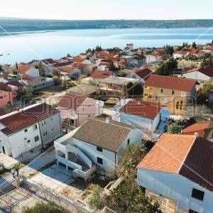 Kuća s 2 stana, garaža, pogled, 300 m od mora, Kruševo,  233 m2, 