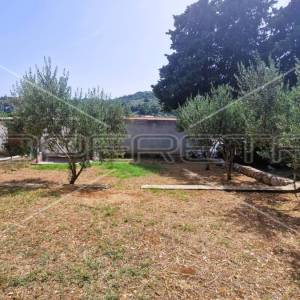 Kuća s 4 apartmana, pogled na more, garaža, dvorište, Tisno, 290 m2