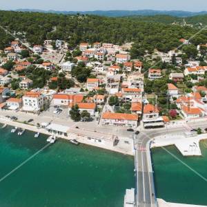 Kuća s 4 apartmana, pogled na more, garaža, dvorište, Tisno, 290 m2